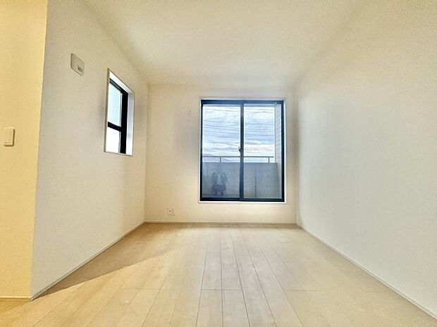 テレワークなどの作業部屋や家事室、子供部屋としても便利なお部屋です。