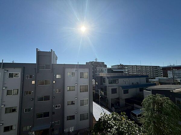 お天気の良い日には、気持ちの良い青空が楽しめそうです。