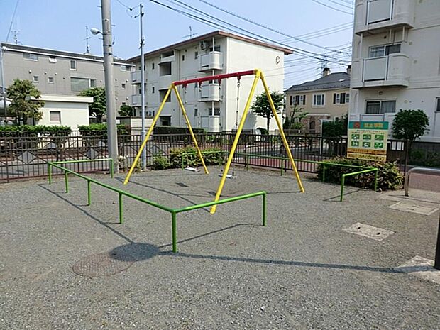 山野市住児童遊園まで約361m