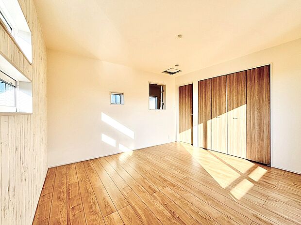 様々なテイストのインテリアと相性の良い、シンプルな内装です。お好みのお部屋作りが楽しめます。