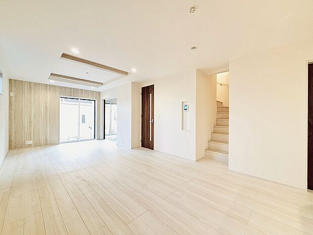 ご家族がお互いの存在を感じながら、思い思いの時間を過ごせる空間です。