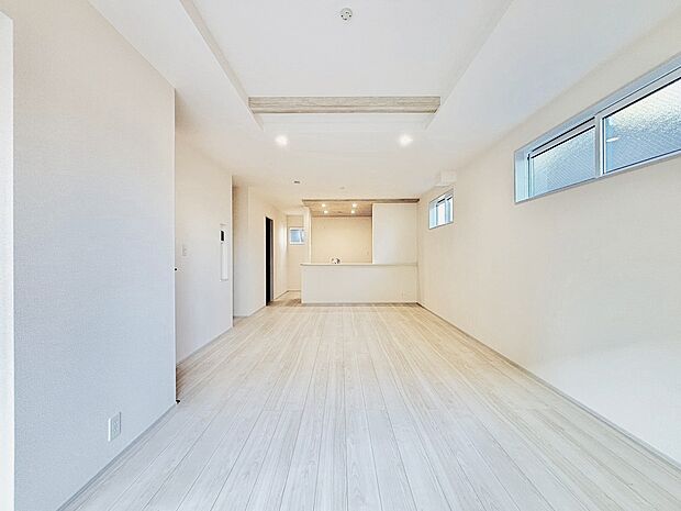 リビングとダイニングをゾーニングしやすく、食事の後もゆったりと寛げる間取りです。