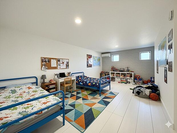 フローリングのためお手入れも簡単。明るくさわやかな空間は、お子様の学習も捗りそうです。CG加工済み