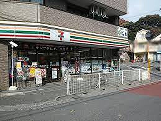 セブンイレブン調布上石原3丁目店まで約364m