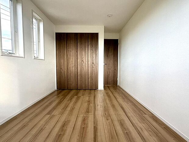 お好みの家具を置いたり、小物を飾り、お気に入りの空間づくりが楽しめそうです。