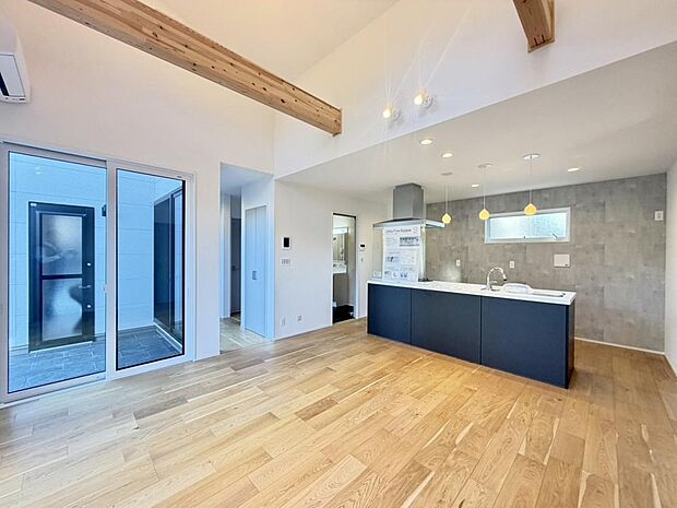 写真と現地では、大きさ・広さの感覚が違います。是非、ご自身の目で確かめてください。