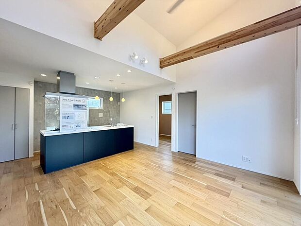 ご家族がコミュニケーションを重ねる大切な空間です。ぜひ現地にて、実際の暮らしをイメージしてください。