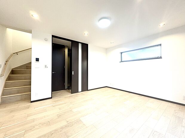 ご家族同士、顔を合わせる機会が自然と増える、リビング階段が採用されています。