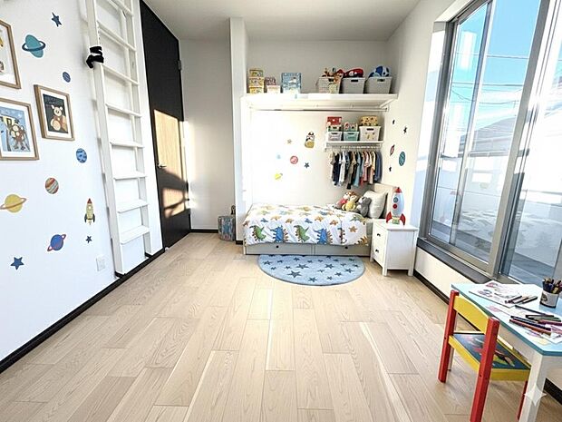 お部屋はナチュラルな雰囲気で、お好みの様々なインテリアが楽しめそうです。※CG加工済