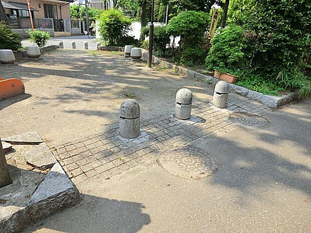 庚申塚児童遊園まで約341m