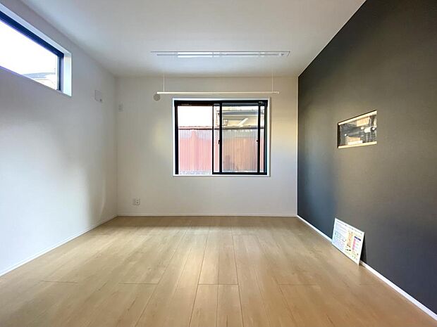 お手入れのしやすい仕様です。普段はフロアモップなどを使って、簡単にお掃除ができそうです。