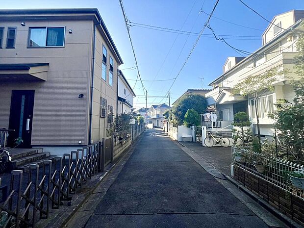 周辺の買い物施設、教育施設などの情報もご案内させていただきます。