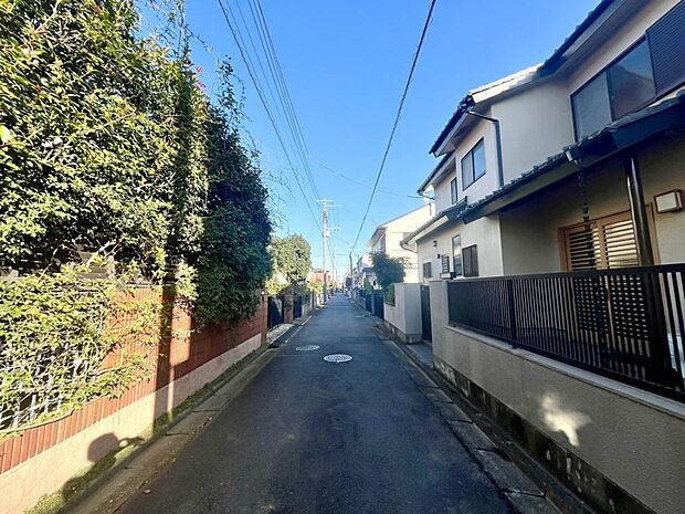 西武池袋線「東久留米」駅まで徒歩15分の立地です。