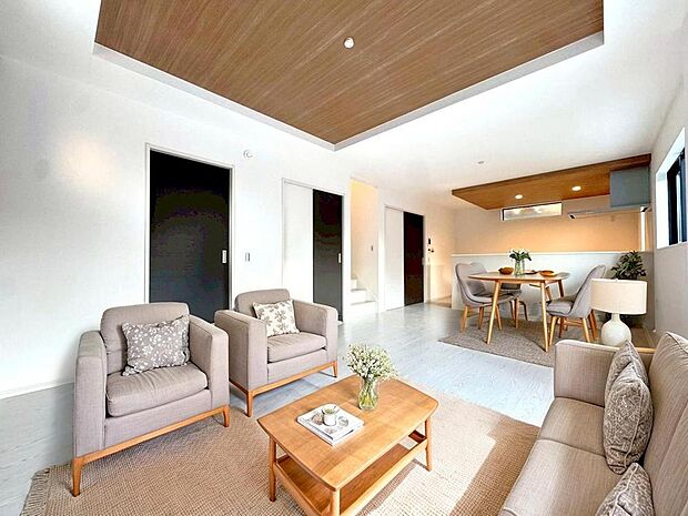 ご家族の思い出を紡ぐリビング。さわやかで心地よい空間は、ご家族が自然と集まります。※CG加工済