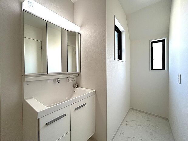 外出前、就寝前など、毎日使用する洗面スペース。ご家族に合った仕様かどうか、お確かめください。