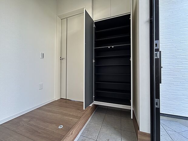 すっきりと片づけることで、さわやかな空間を保つことができます。