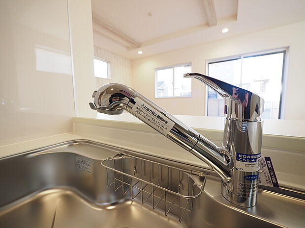 毎日の大切な食事の準備を行うキッチン。シンクの広さや設備など、実際に現地でお確かめください。