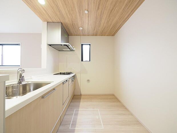 毎日使われるキッチンスペース。家事動線や収納量など、ぜひ現地にてお確かめください。