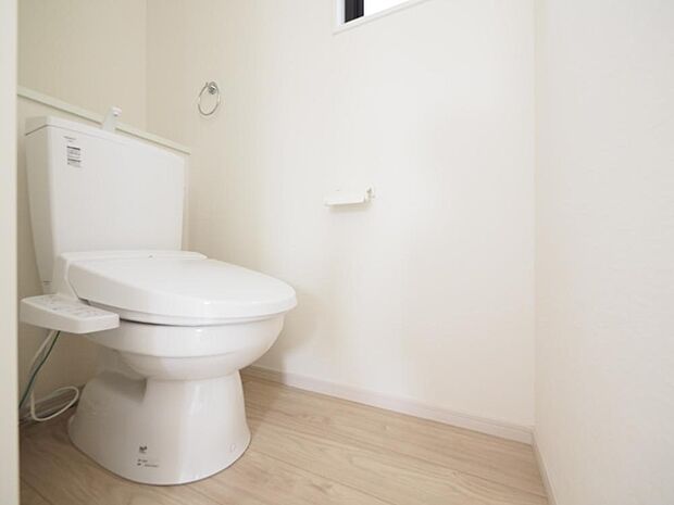 写真と現地では広さや明るさの感じ方が異なります。実際に足をお運びいただき、ご体感ください。