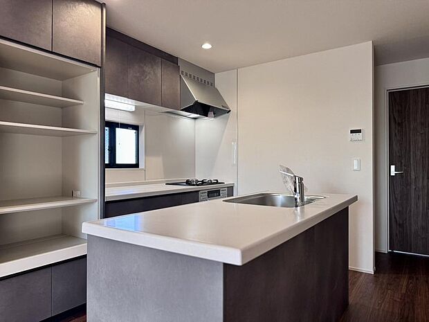 生活スタイルやご希望に合ったキッチンかどうか、ぜひ現地にてお確かめください。