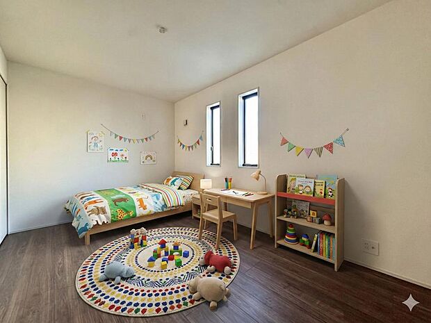 様々なテイストのインテリアと相性の良い、シンプルな内装が採用されています。CG加工済み