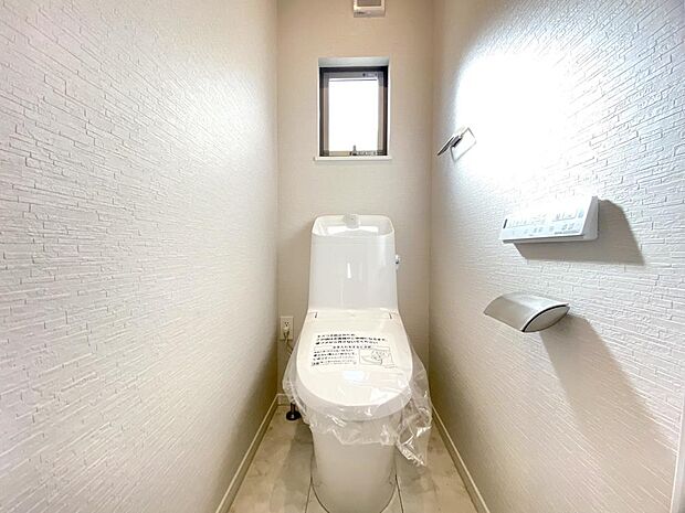 写真と現地では広さや明るさの感じ方が異なります。実際に足をお運びいただき、ご体感ください。