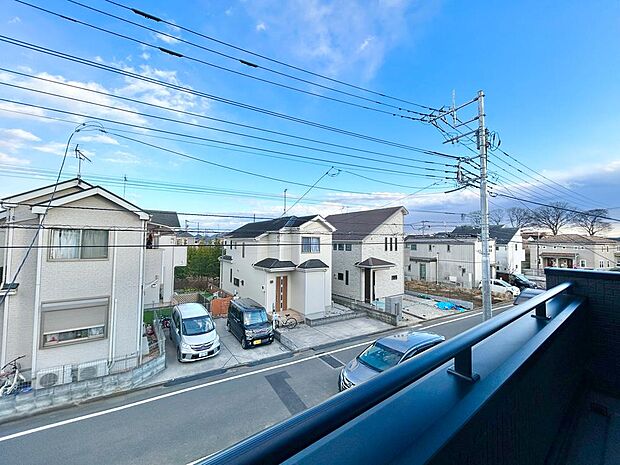 現地からの眺望写真です。街並みの変化や、四季の移ろいを感じることができます。