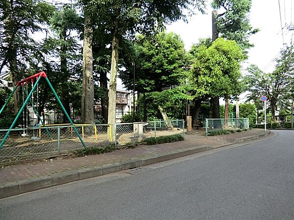 本宿町幼児公園まで約306m
