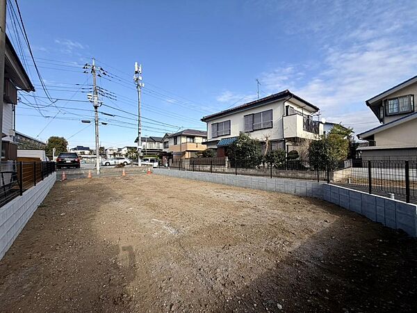 敷地形状や広さだけでなく、周辺の環境も大切なポイントです。ぜひ一度ご自身でお確かめください。