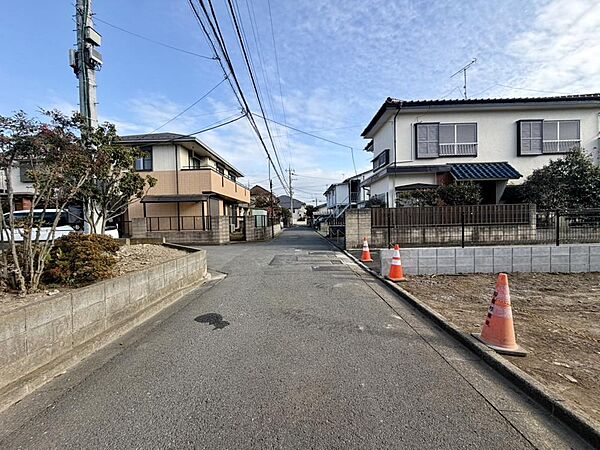 周囲には既に建物が建っているので、実際の採光状況等を考慮した設計が可能です。