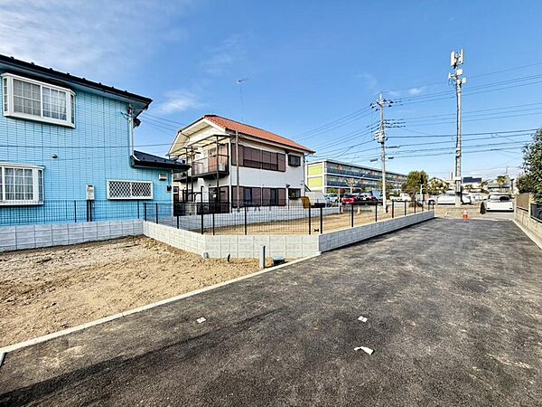 日当たりや周辺の道路幅・交通量など、現地にてお確かめいただけます。ぜひ、お問い合わせくださいませ。