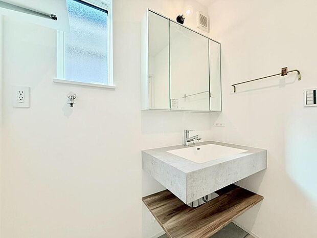 外出前、就寝前など、毎日使用する洗面スペース。ご家族に合った仕様かどうか、お確かめください。