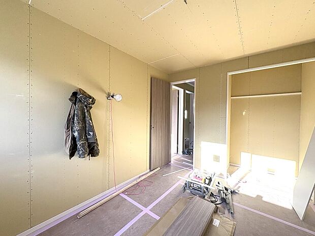 各居室に収納スペースがあるので、それぞれのお部屋に自分の荷物を収納いただけます。