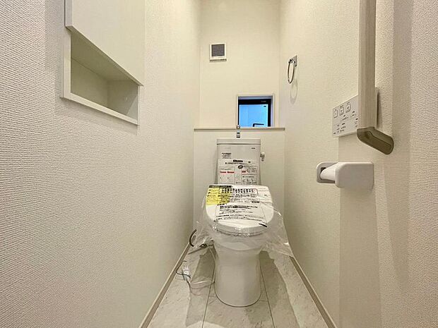 【参考事例】清潔感があるトイレです。仕様の詳細など、気になることはお気軽にお尋ねください。