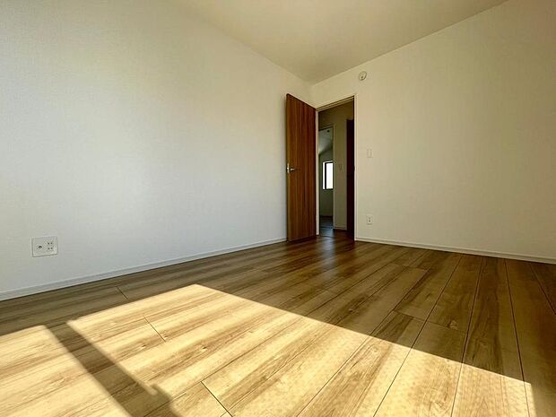 【参考事例】お手入れのしやすい仕様です。普段はフロアモップなどを使って、簡単にお掃除ができそうです。