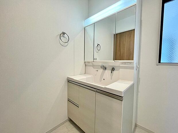 【参考事例】洗面室の収納や洗面化粧台の仕様など、ぜひ現地にてお確かめください。