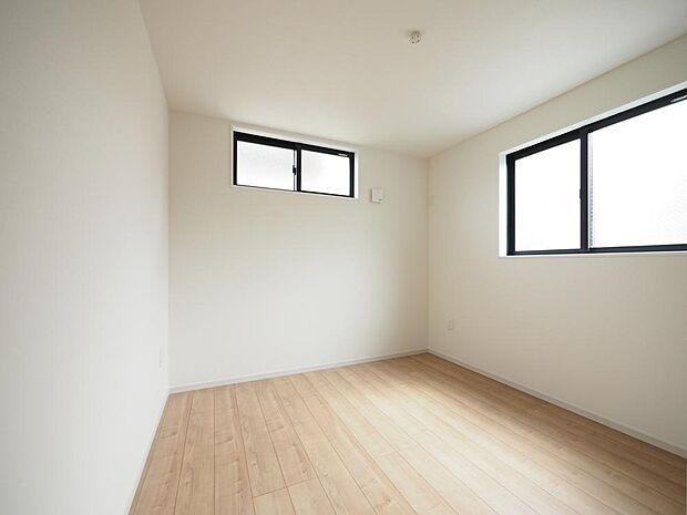 お手入れのしやすい仕様です。普段はフロアモップなどを使って、簡単にお掃除ができそうです。