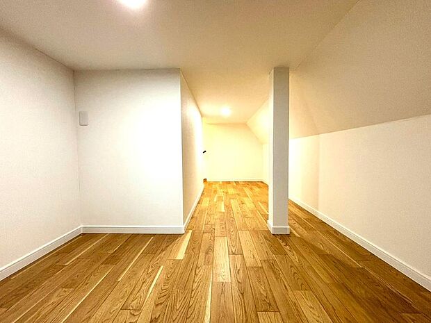 スペースが確保された収納があるため、収納家具は少なくて済み、居室スペースを広々と使うことができます。