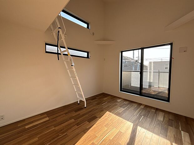 お好みの家具を置いたり、小物を飾り、お気に入りの空間づくりが楽しめそうです。