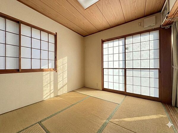 和室は、書斎や来客用などライフスタイルに合わせて多目的にお使いいただけます。CG加工済