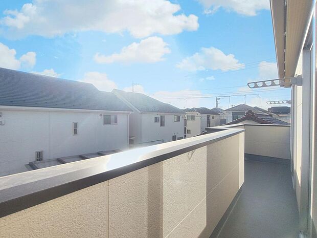 バルコニーは、ガーデニングや家庭菜園を楽しむ空間としても利用できます。