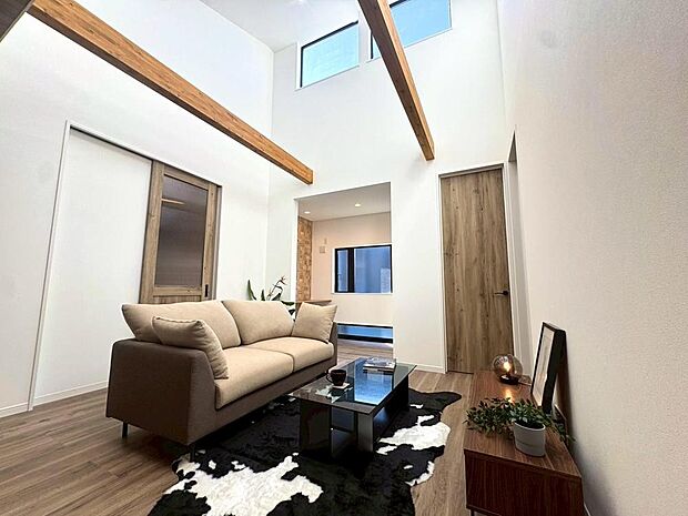 南西向きの新築一戸建てです。たっぷりの自然光に包まれる、心地よい暮らしが実現します。