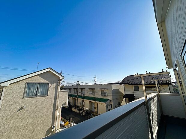 仕事や家事の合間の休憩に、外の景色を眺めればリフレッシュにもなりそうです。