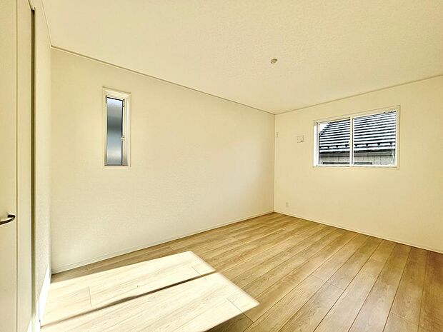 テレワークなどの作業部屋や家事室、子供部屋としても便利なお部屋です。