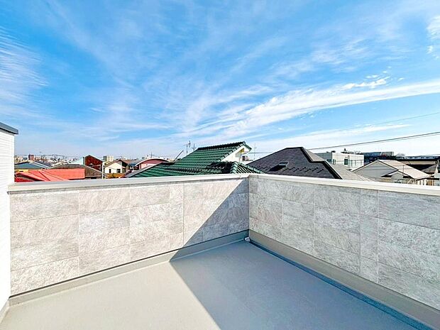 バルコニーは、ガーデニングや家庭菜園を楽しむ空間としても利用できます。