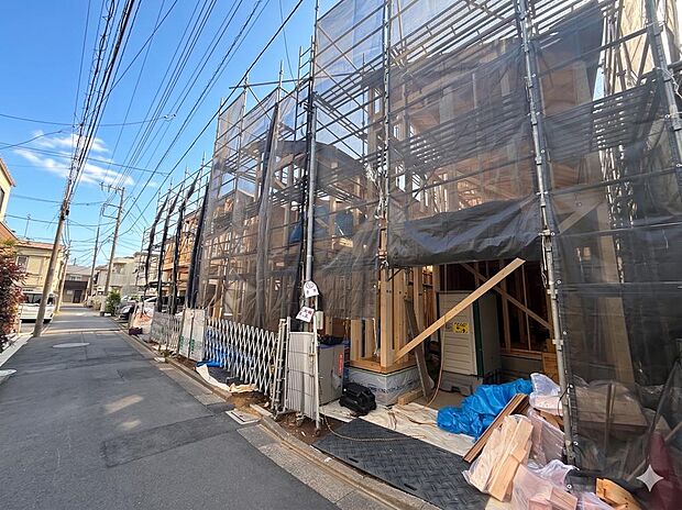 現地のご案内のほか、先々の暮らしに必要なお金や、最適な準備などもご説明いたします。CGにて青空加工を施しています。