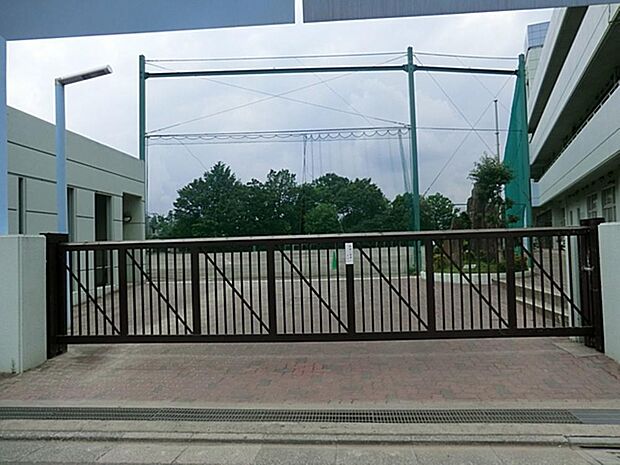 杉並区立杉森中学校まで約635m