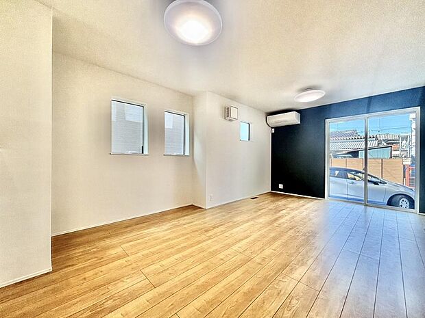 ご家族の思い出を刻むLDK。家族団らんの時間が自然と増えそうです。