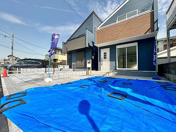 駐車場があります。電車だけでなくお車も利用でき、休日のお出かけの幅が広がりそうです。