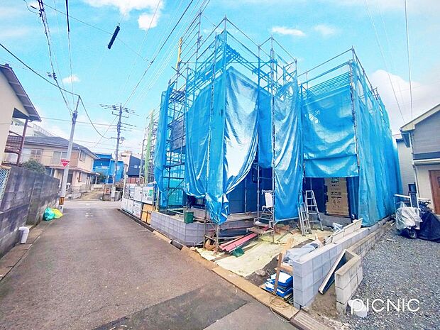 駐車場があります。電車だけでなくお車も利用でき、休日のお出かけの幅が広がりそうです。